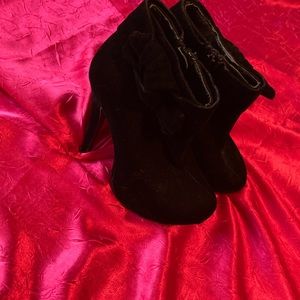 (Bundle 2 for $12) Black faux suede booties